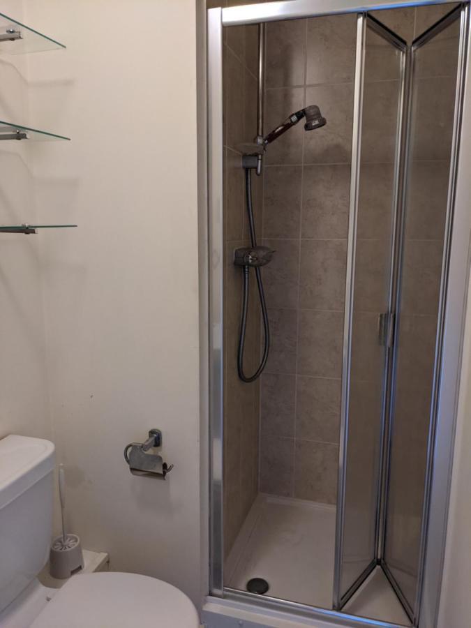 Simple 2-Bedroom 1.5 Bath Apartment In Thornhill Southampton Buitenkant foto