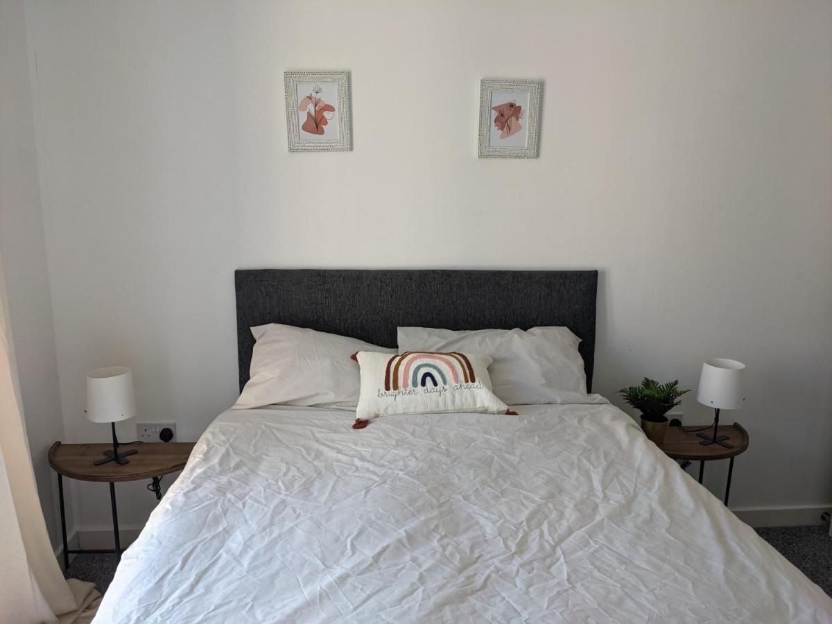 Simple 2-Bedroom 1.5 Bath Apartment In Thornhill Southampton Buitenkant foto