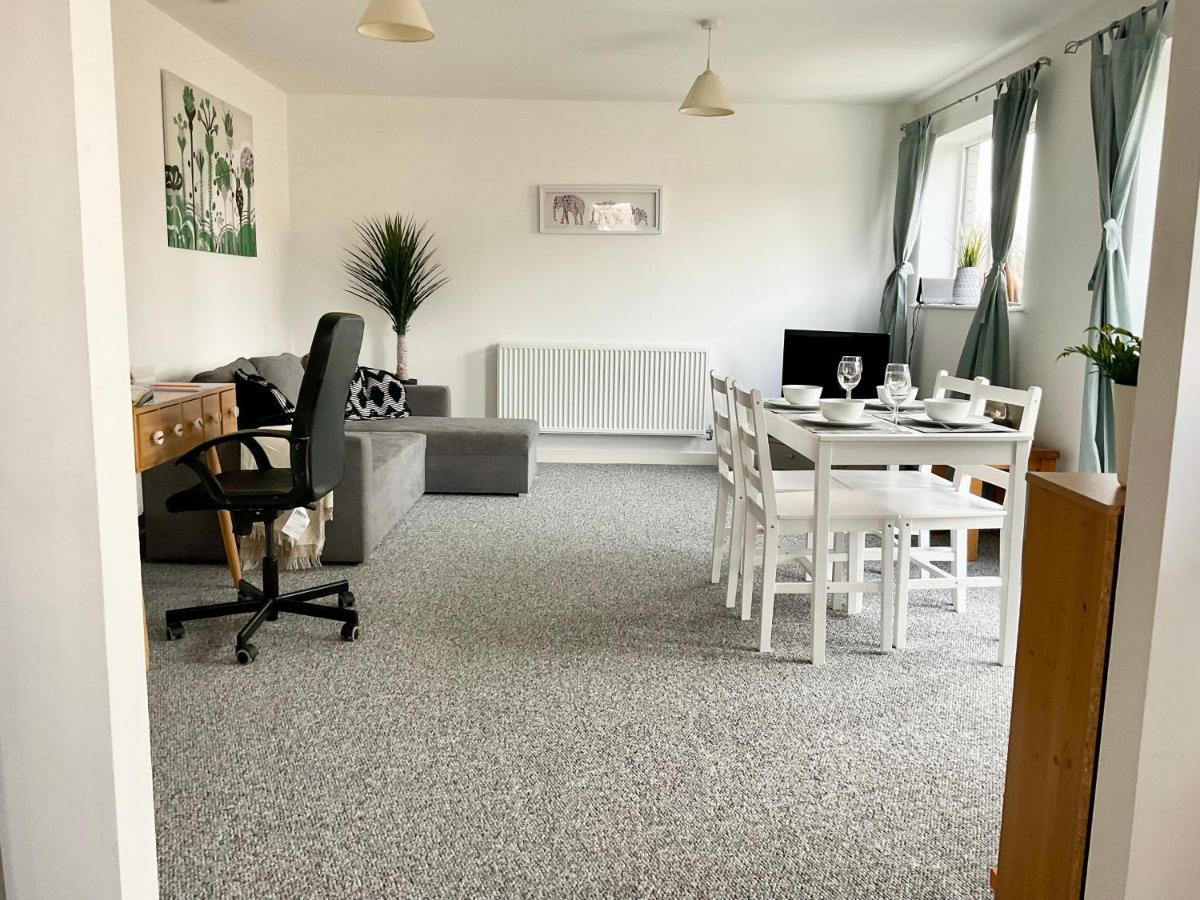 Simple 2-Bedroom 1.5 Bath Apartment In Thornhill Southampton Buitenkant foto