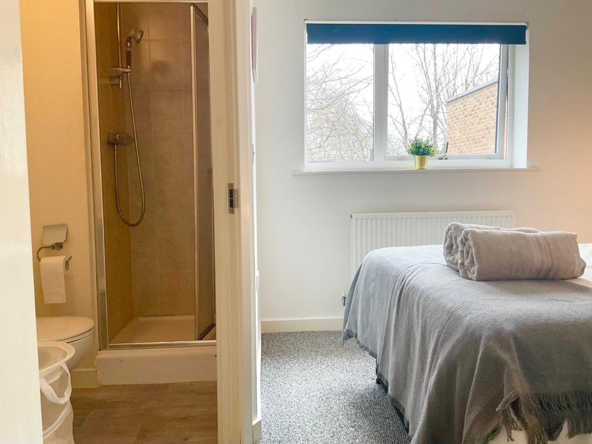 Simple 2-Bedroom 1.5 Bath Apartment In Thornhill Southampton Buitenkant foto